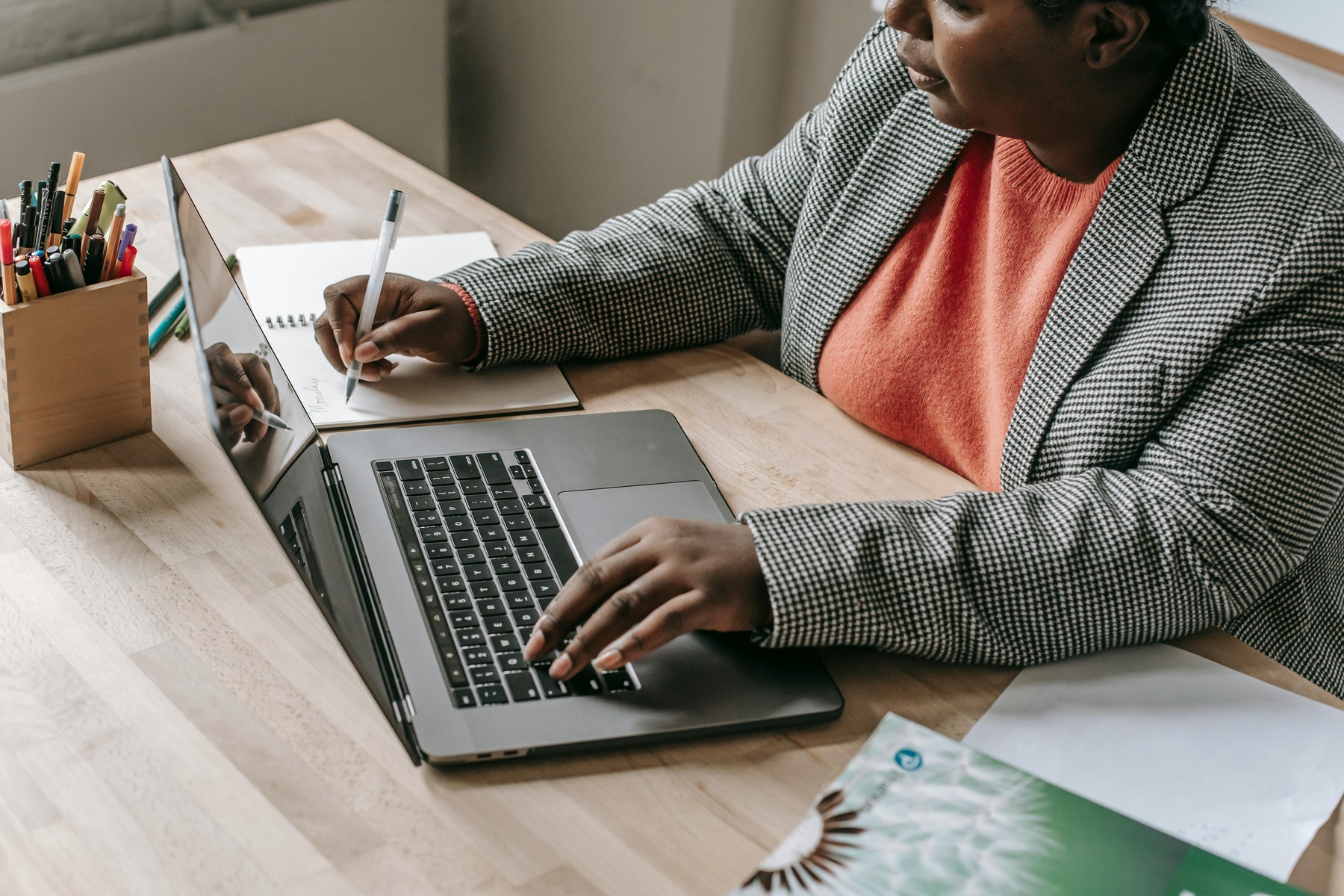 Bootstrap Like a Pro: Secrets to Building a Startup on a Budget ...